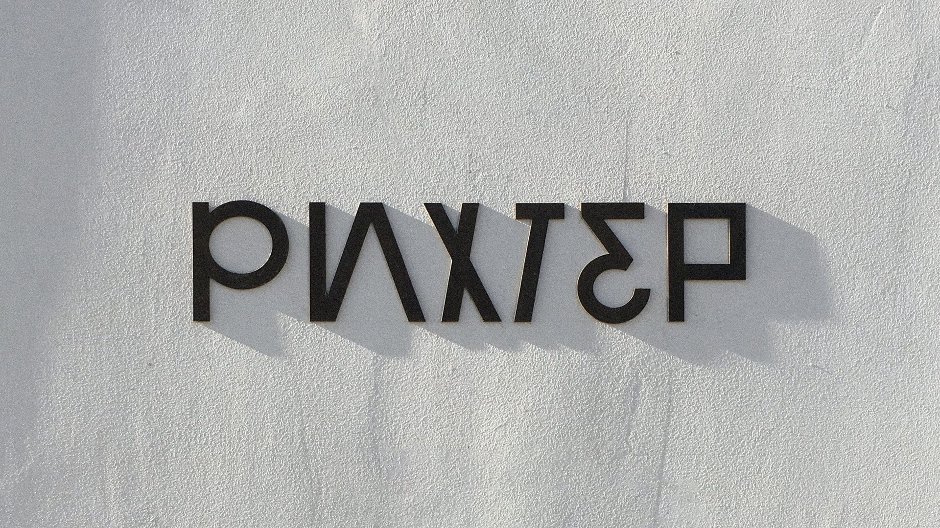 Trend-setting identity and custom font for a 5‑star hotel Trend-setting identity and custom font for a 5‑star hotel